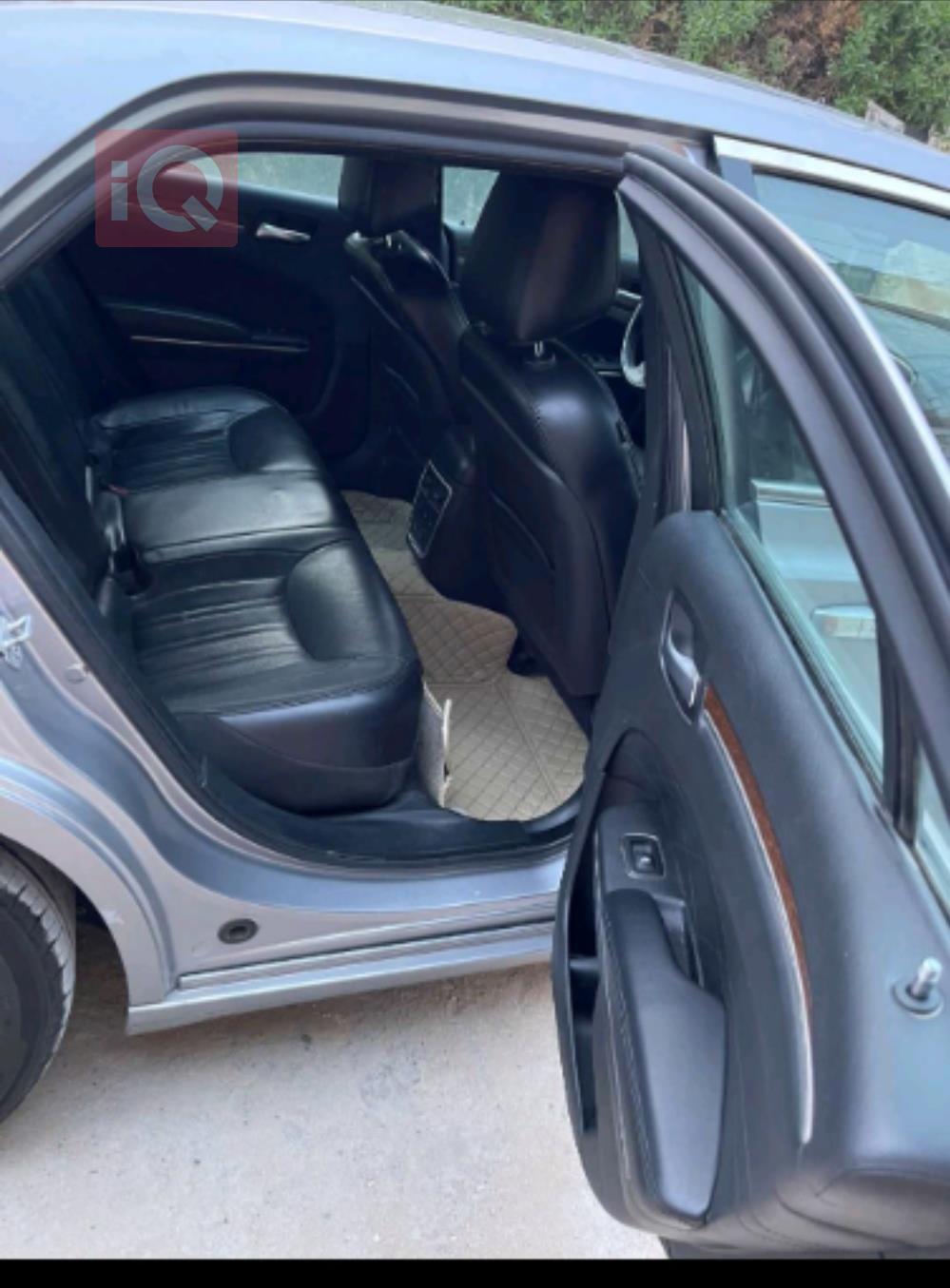 کرایسلەر 300